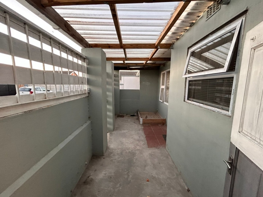 1 Bedroom Property for Sale in Pelican Park Western Cape